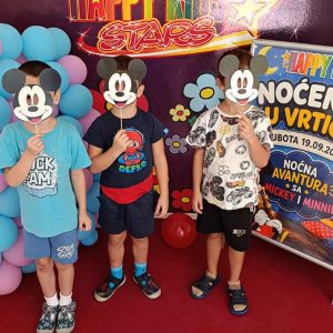 NOĆNA AVANTURA SA MICKEY AND MINNIE HK7 (39)
