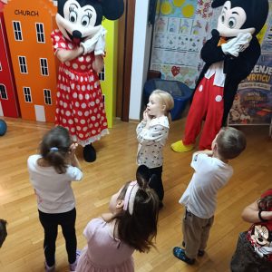 NOĆNA AVANTURA SA MICKEY AND MINNIE HK9 (10)