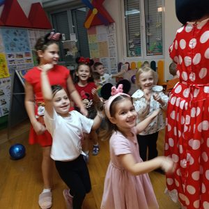 NOĆNA AVANTURA SA MICKEY AND MINNIE HK9 (11)